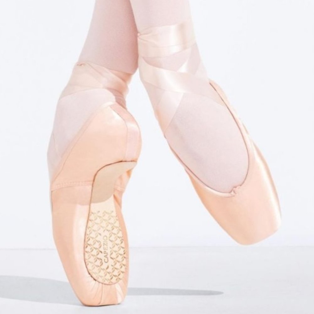 NIB Capezio CONTEMPORA 176 Point Ballet Toe Shoes - 3.5 C